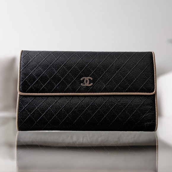 CHANEL Handbags - Chanel Wallet